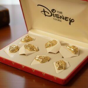 Snow White Seven Dwarfs 3D Pin Set NIB Vintage Gold Tone 7 Pc Box Set Retired